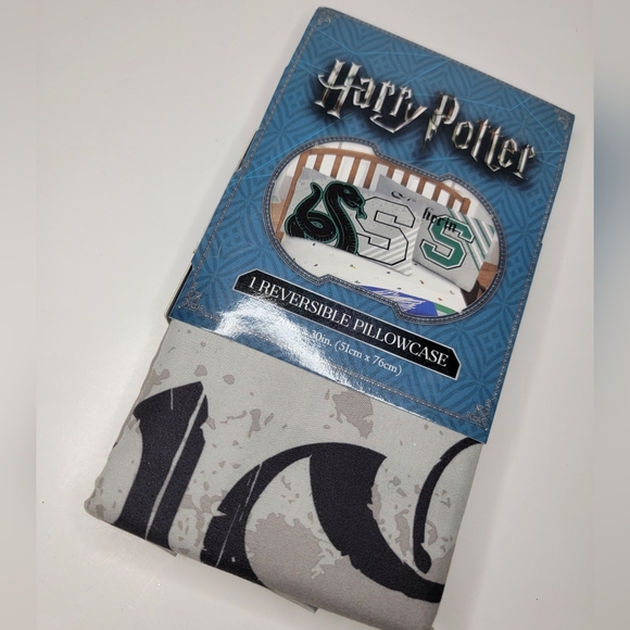 Harry Potter Pillowcase Reversible 20" x 30" Slytherin - Picture 2 of 3
